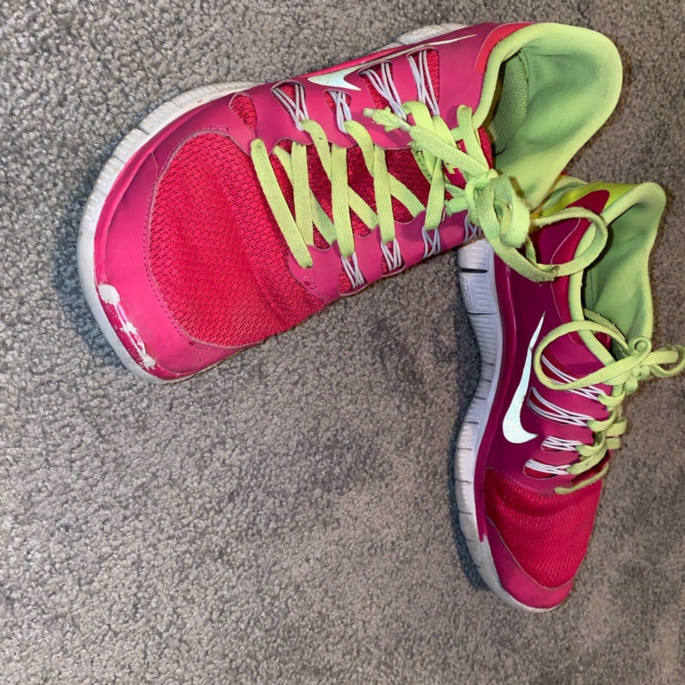 Nike Tennis Shoes